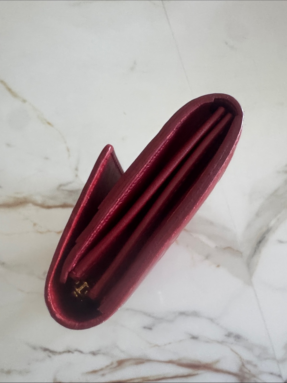 Louis Vuitton Vernis Glossy Red Wallet with Monogram Embossing - Picture 4 of 8